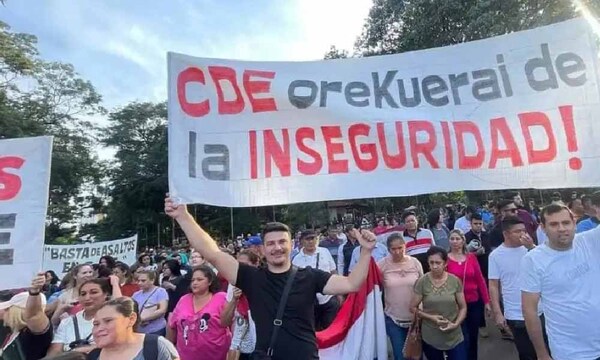 Miles de personas marchan contra la ola de inseguridad en Ciudad del Este – Prensa 5