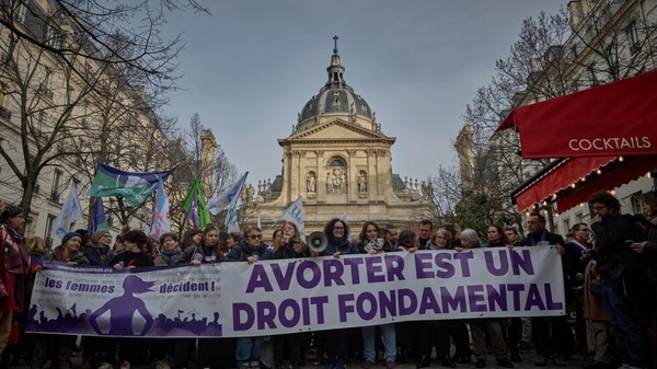 Francia se convierte en el primer país en proteger el aborto en su propia Constitución - Megacadena - Diario Digital