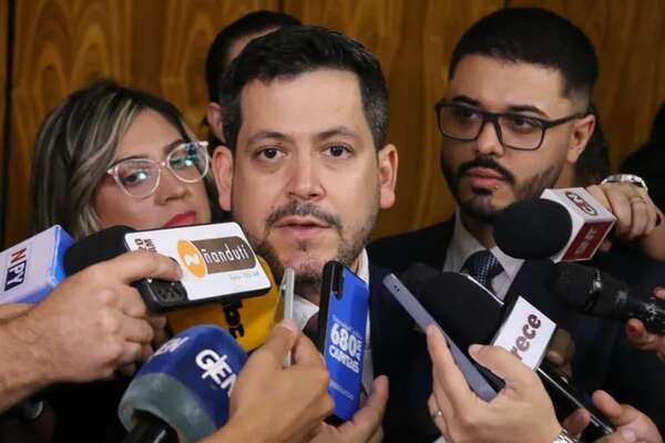 Convocan a sesión preparatoria en Diputados para reelegir a Raúl Latorre - Política - ABC Color