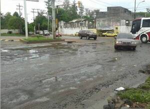 Intendente de Sanlo sortea reparación de auto si te caíste en un bache