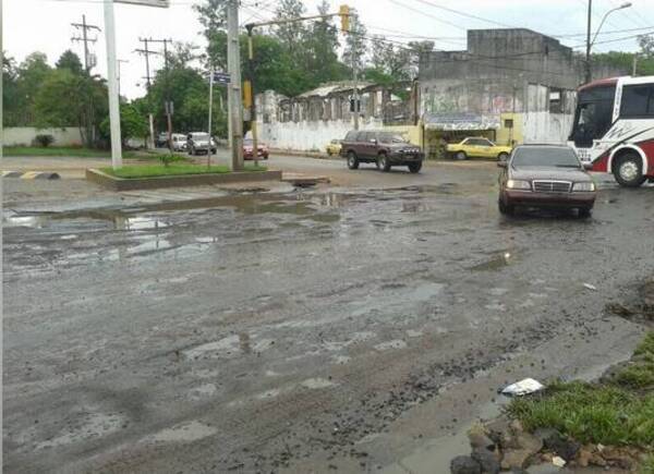Intendente de Sanlo sortea reparación de auto si te caíste en un bache