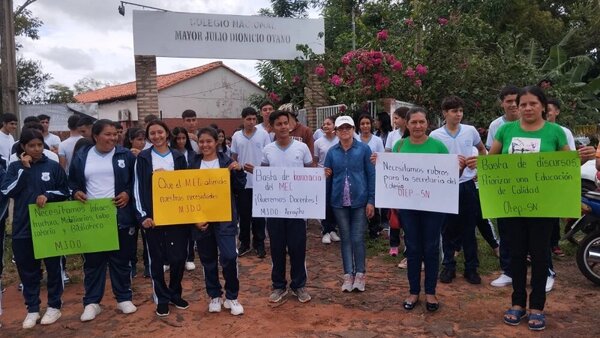 Arroyito: Alumnos y padres de un colegio exigen al Ministerio de Educación la devolución de rubros - Radio Imperio 106.7 FM