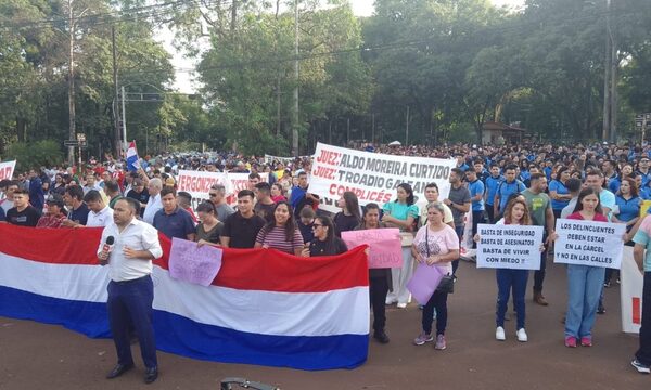 Fuertes discursos contra liberación de delincuentes, en manifestación en CDE