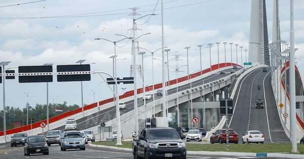 La Nación / Primer día del puente: retienen mercaderías de contrabando