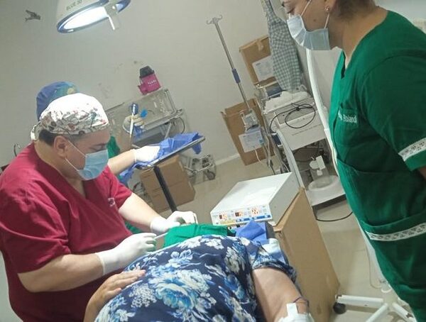 Ministerio de Salud defiende la distribución de plazas para prácticas médicas y niega irregularidades · Radio Monumental 1080 AM