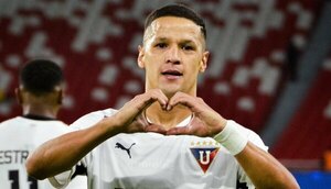 Versus / Alex Arce le da el triunfo a Liga de Quito en el inicio del fútbol ecuatoriano