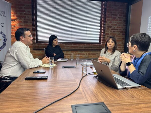 Campañas con enfoque de derechos en reunión estratégica entre MITIC y UNFPA - .::Agencia IP::.