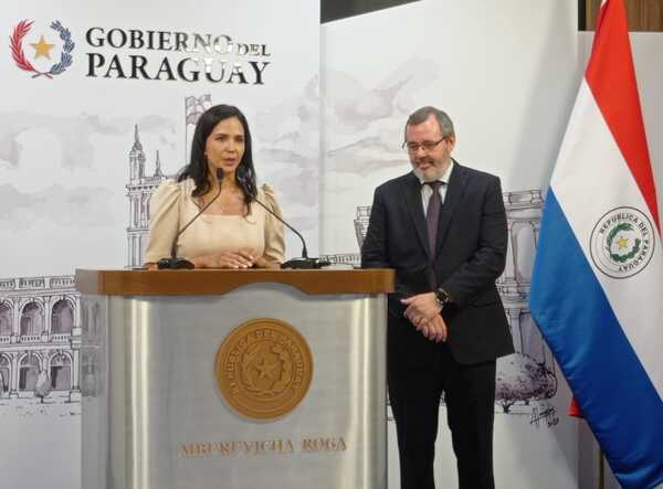 Santiago Peña designa nueva superintendente de Seguros - .::Agencia IP::.