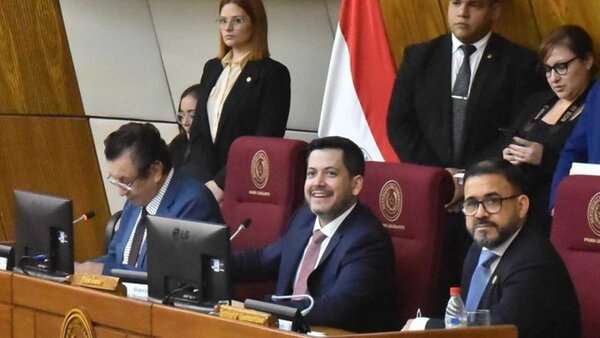 Raúl Latorre es reelegido como titular de Diputados y sigue el copamiento cartista