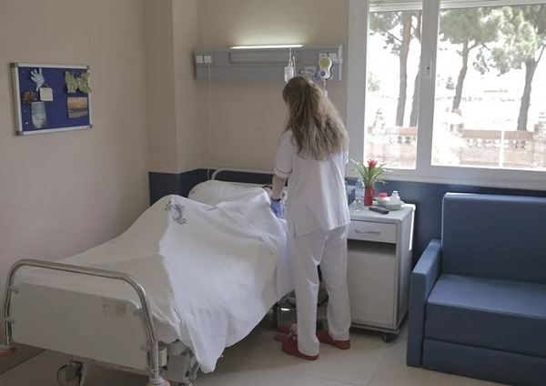 Enfermero muere tras recibir una patada en los testículos en un hospital de España - Megacadena - Diario Digital