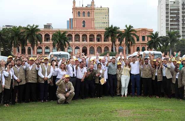 Peña encomienda a Itaipú y Tesãi reforzar apoyo al Ministerio de Salud para combatir el dengue en 6 departamentos | DIARIO PRIMERA PLANA