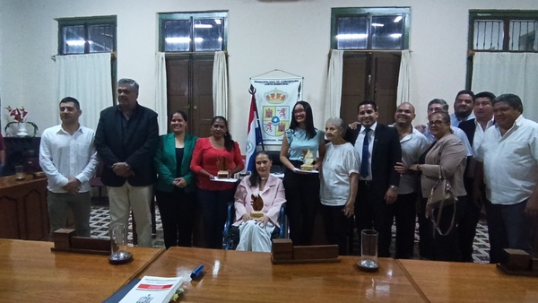 Reconocimiento a Mujeres Destacadas: Premiación Municipal «Kuña Guapa» 2024