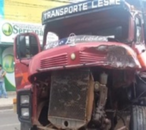 Triple choque en Itauguá solo registró daños materiales - Paraguay.com