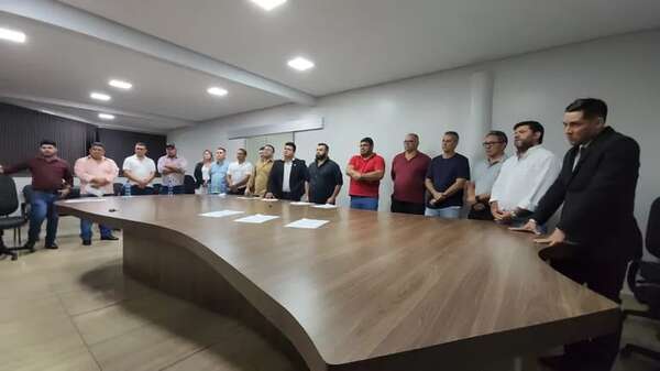 Intendentes de Canindeyú buscan consenso para salvar la compensación por los saltos - Nacionales - ABC Color