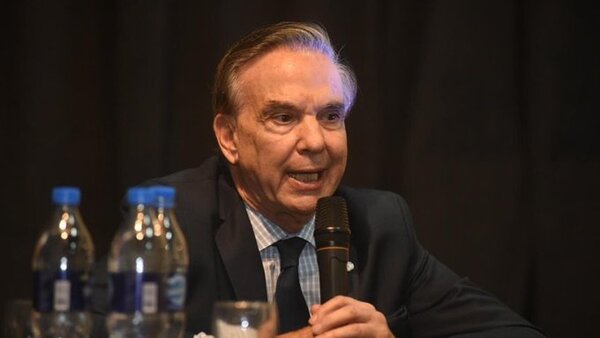 Diputado Miguel Pichetto critica asistencia de Argentina a paraguayos
