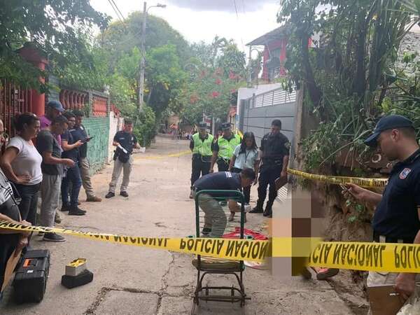 Homicidio en Barrio Jara: joven se entrega tras apuñalar a su vecino - Policiales - ABC Color