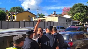 Activista social realiza escrache a intendente