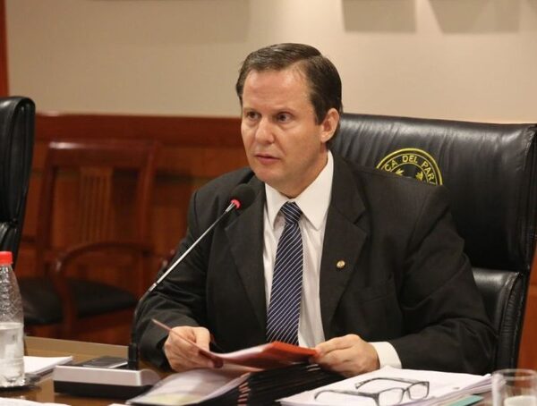 Martínez Simón disconforme con sanción leve a fiscal que omitió diligencias del caso Ferreiro · Radio Monumental 1080 AM