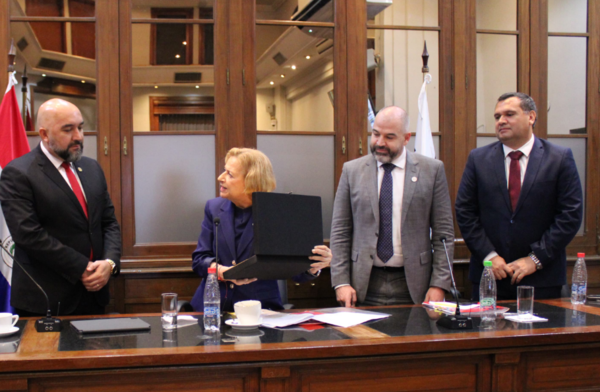Políticos del JEM salvan a Stella Mary Cano y solo la aperciben - PDS RADIO Y TV