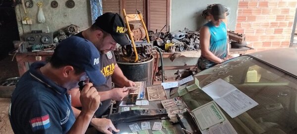 CDE: Recuperan vehículos robados e incautan varias evidencias durante allanamiento a desarmadero