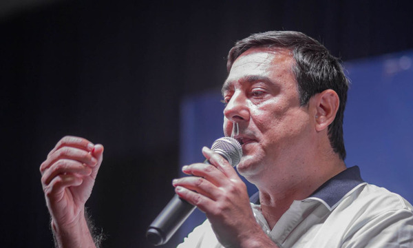 Antonio Buzarquis anuncia bancada única del PLRA en Diputados