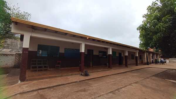 Muchas goteras y un pabellón con peligro de derrumbe en escuela céntrica de Franco - La Clave