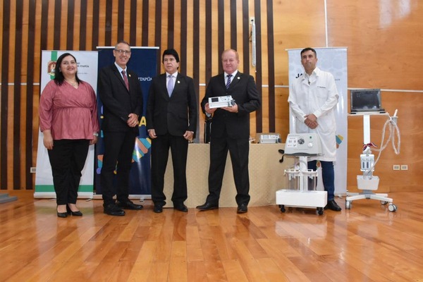 Gobernación de Itapúa realiza inversión de más de doscientos millones de guaraníes en el área sanitaria - .::Agencia IP::.