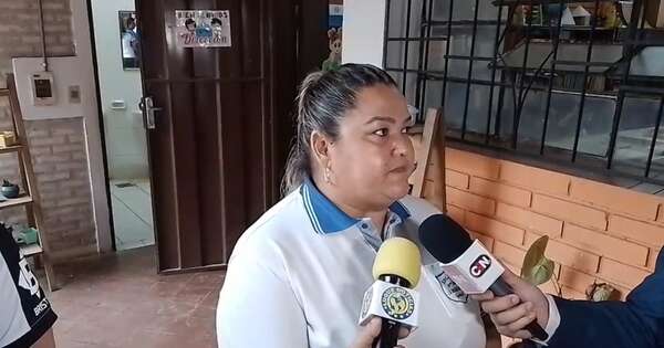 Diario HOY | Renuncia directora que ‘pecheó’ dinero a alumnos para reponer celular