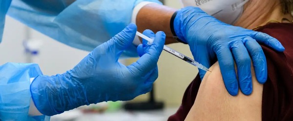 Insólito: un alemán se vacunó 217 veces contra el covid - Unicanal