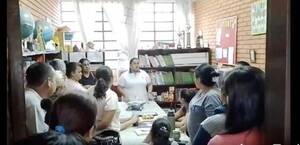 Renunció la dire que pidió plata a alumnos para comprarse un celu