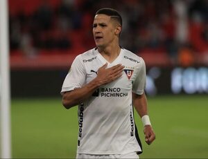 Alex Arce, de gran presente, apunta a la Selección Paraguaya · Radio Monumental 1080 AM