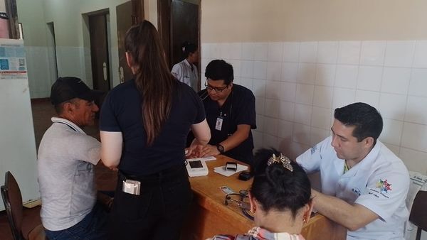 Asisten a familias de Itakyry con atenciones extramurales - ADN Digital