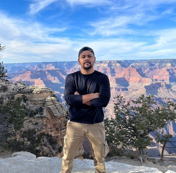 Iván Ortiz: Aprendió en Estados Unidos gracias a BECAL, y lo aplica en podcasts para ayudar a otros estudiantes - .::Agencia IP::.