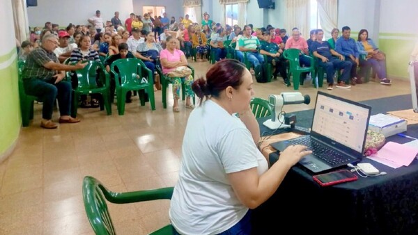 Brindan atención oftalmológica a casi un centenar de personas