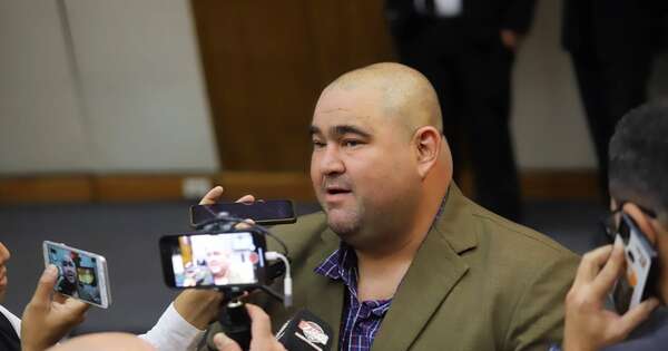 Diario HOY | Diputado se confiesa en la plenaria: “Tuve relaciones con un travesti”