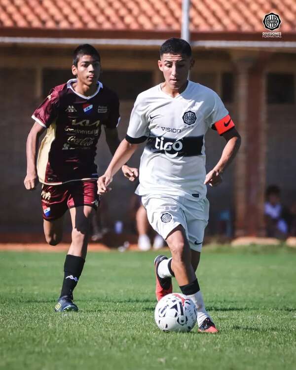 Olimpia y Cerro Porteño lideran la Sub 14 - Fútbol - ABC Color