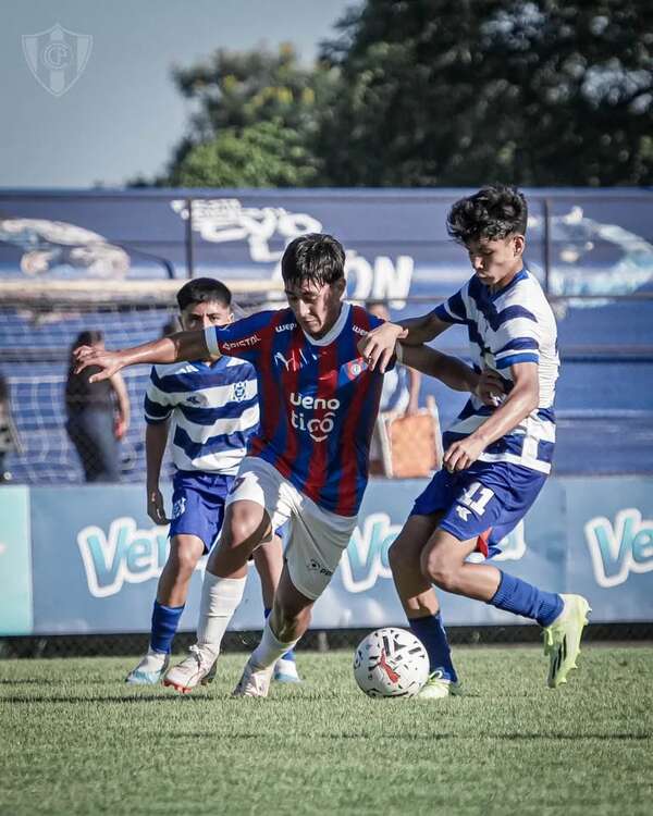 Con una ventaja, tres al mando de la Sub 15 - Fútbol - ABC Color