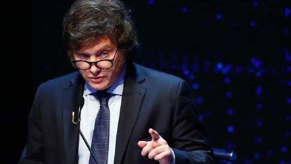 Milei se declara contra el aborto en Argentina durante un discurso frente a estudiantes