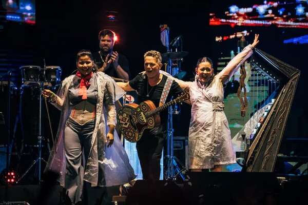 Alejandro Sanz brindó un emotivo show en el Jockey Club - Sociales - ABC Color