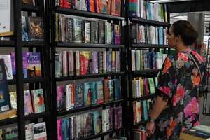 El uso del guaraní, la inteligencia artificial y otros temas en la Libroferia Capel - Literatura - ABC Color
