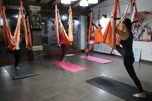 Aeroyoga para principiantes: ¿Cuáles son sus beneficios? - Estilo de vida - ABC Color