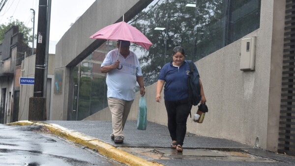Humedad en el ambiente, lluvias dispersas y ocasionales tormentas para este jueves