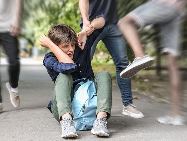 MEC exige informe a colegio que no comunicó agresión a niño que quedó en coma · Radio Monumental 1080 AM