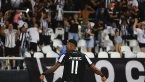 Dos golazos de Júnior Santos acercan al Botafogo a la fase de grupos