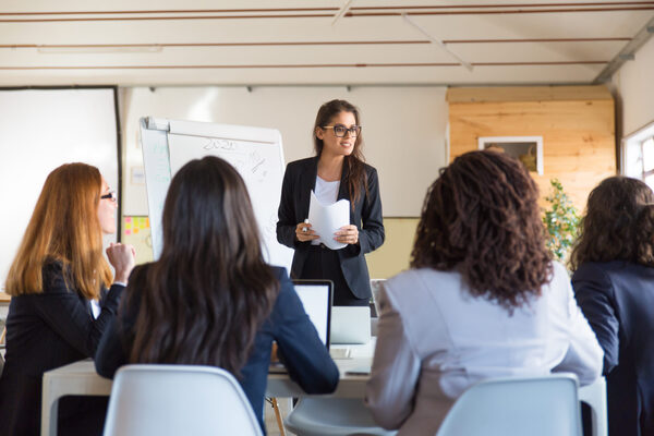 MarketData Academy lanza promociones para fomentar la formación femenina en finanzas y negocios - MarketData
