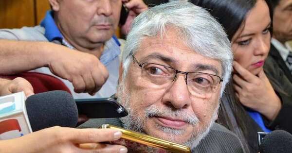 La Nación / Fernando Lugo viajó esta madrugada a Cuba para chequeos médicos
