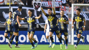 Trinidense empata con Colo Colo y deja abierta la serie