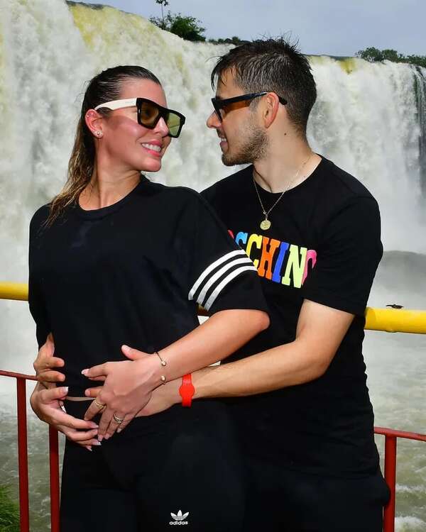 Óscar Romero y Jani González aguardan felices y ansiosos a Aitana - Gente - ABC Color