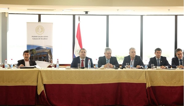 Violencia en el Deporte: Senadores analizan proyecto con ministro del Interior