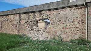 Muralla perimetral del penal de Concepción se desmorona en partes